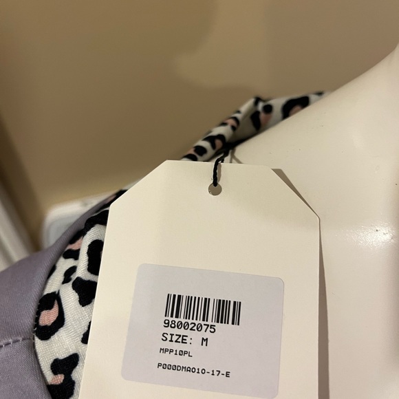 Brand new top Goes great with leggings or jeggings - Picture 5 of 5